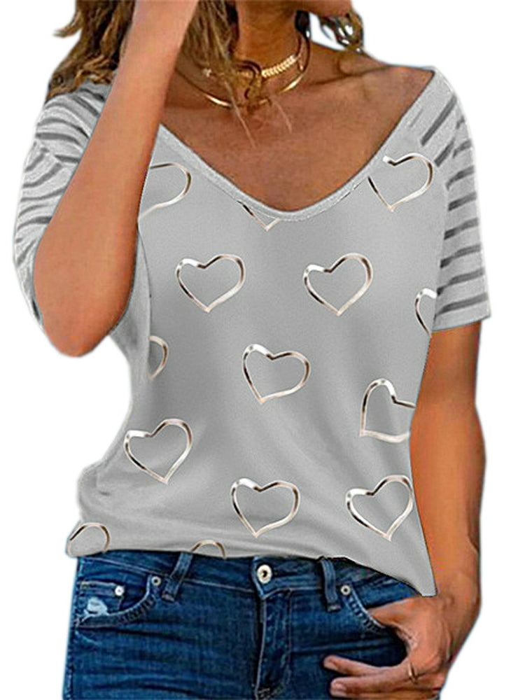 Camiseta de manga corta con cuello redondo y estampado de corazón 