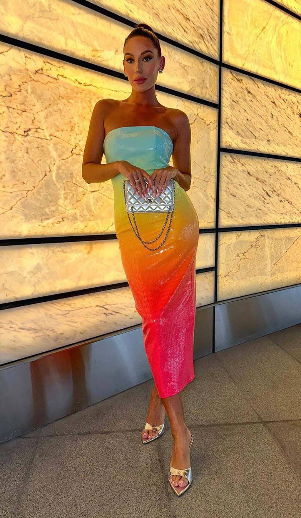 Trägerloses Maxikleid mit Pailletten und Ombre-Muster in mehreren Farben