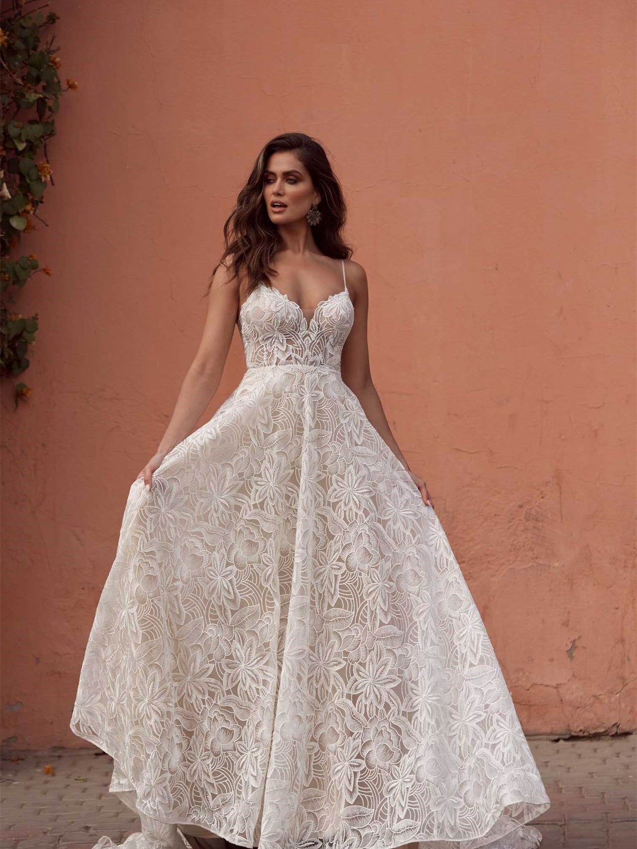 Vestido de novia sexy, romántico y ajustado con escote en V 