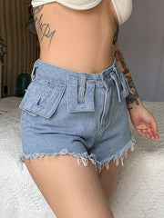 Distressed-Jeansshorts mit Fransenbündchen 