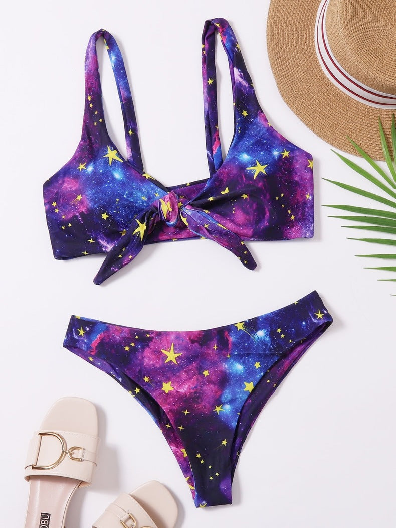 Traje de baño bikini con estampado de cielo estrellado 