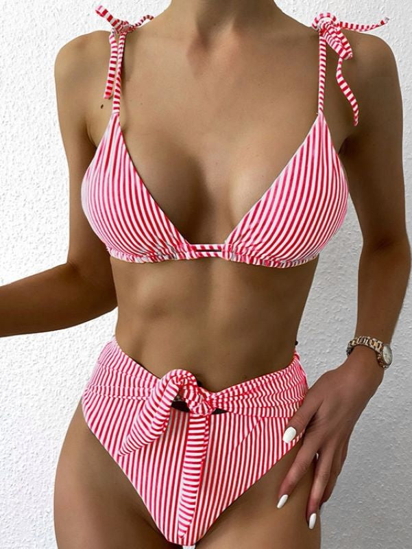 Gestreifter Bikini-Badeanzug mit Riemchen 